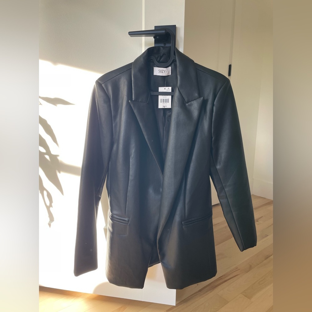 Suzy Shier vegan leather blazer - XS